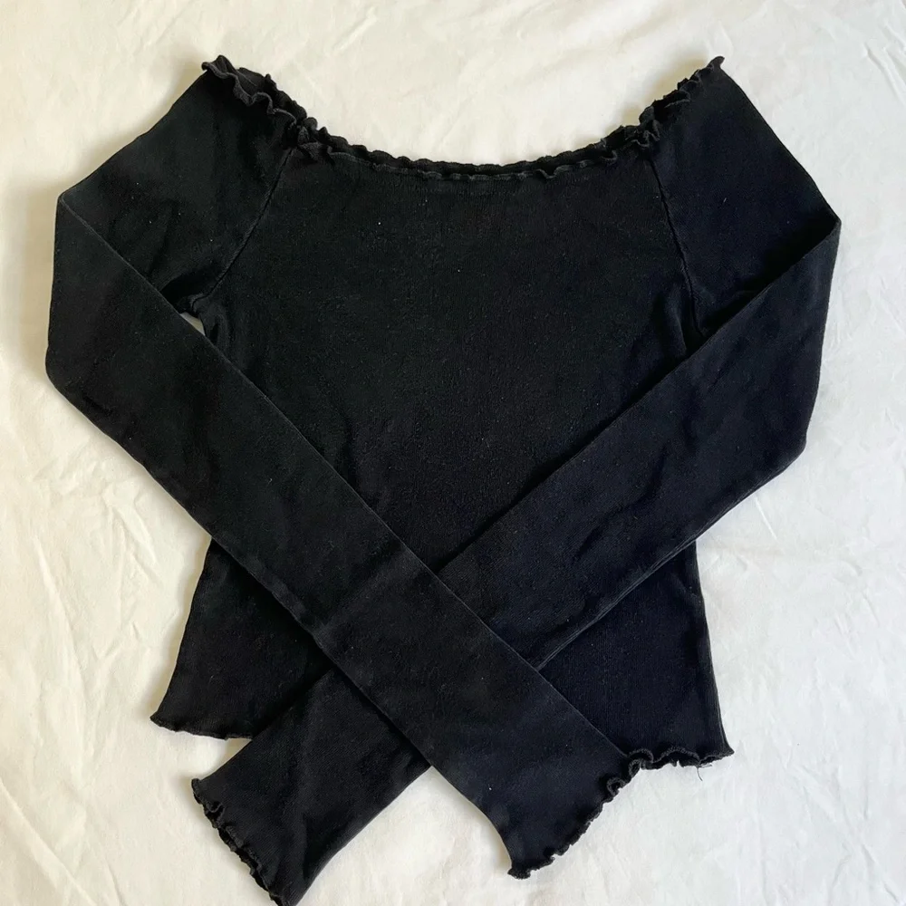 Brandy Melville Black Off the Shoulder Top with Lettuce Hem - Picture 6 of 7